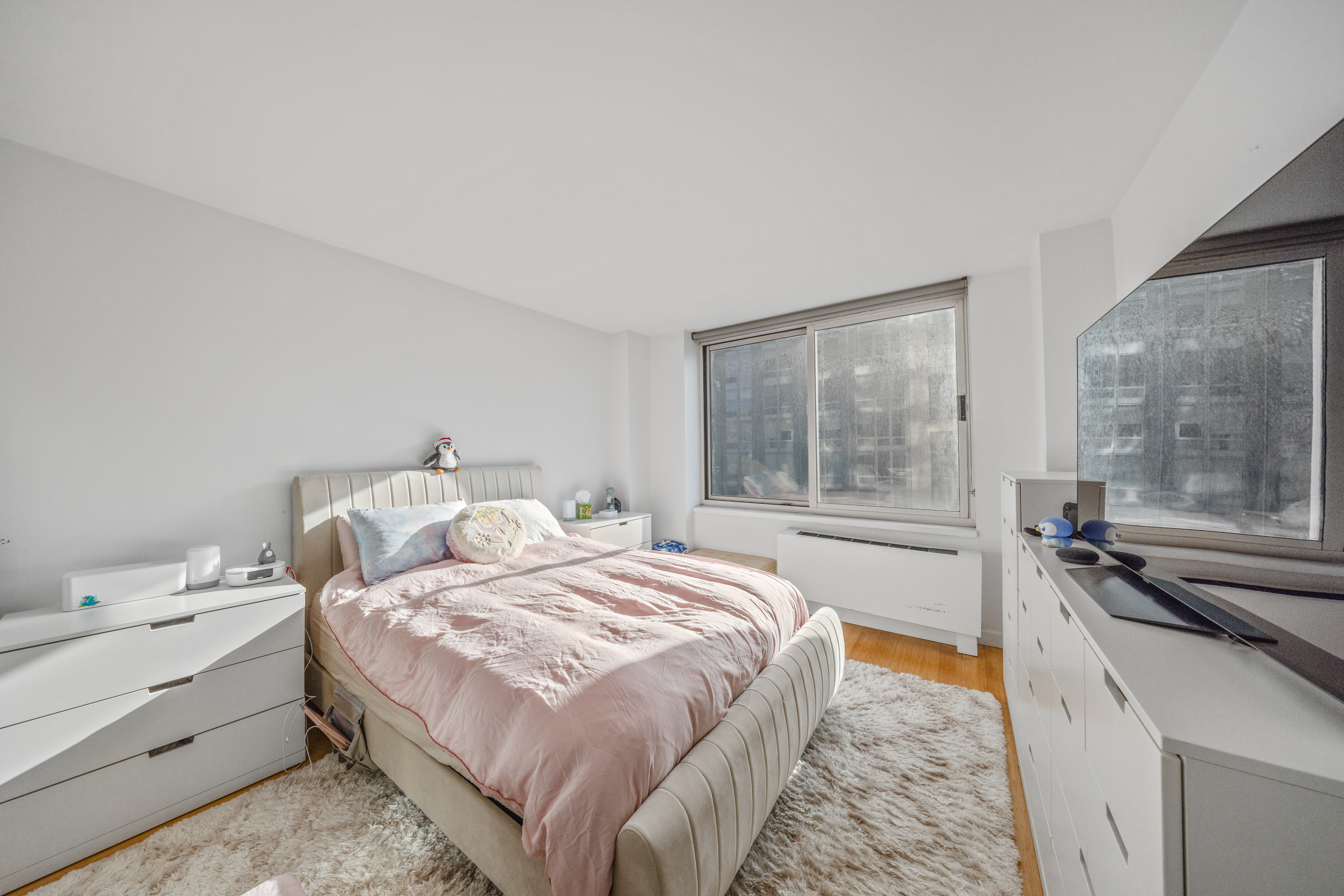 201 West 72nd Street, Unit 8C Manhattan, NY 10023 - Photo 9 of 14