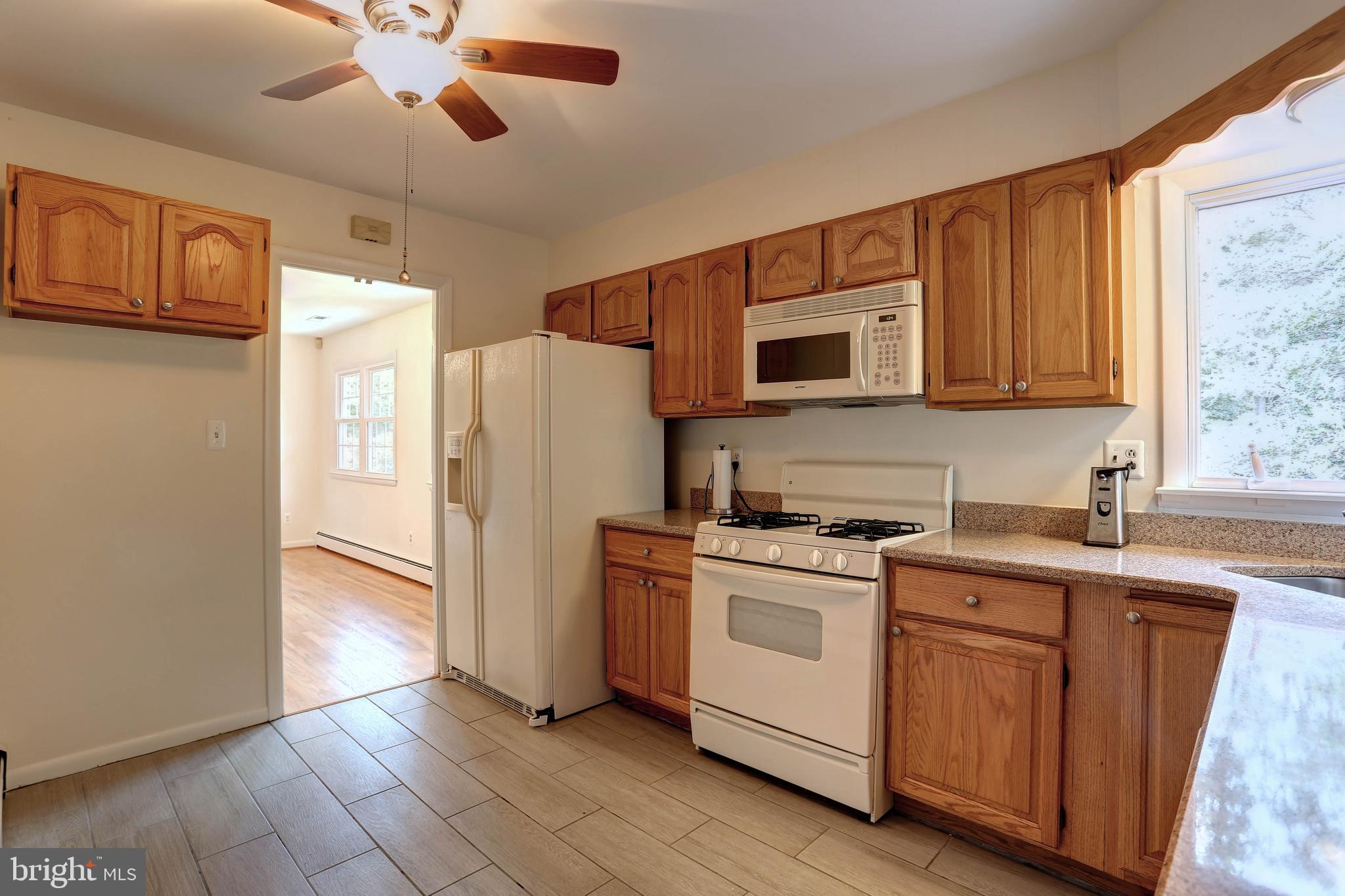 4613 Roundhill Road Ellicott City, MD 21043 - Photo 12 of 39 Kitchen