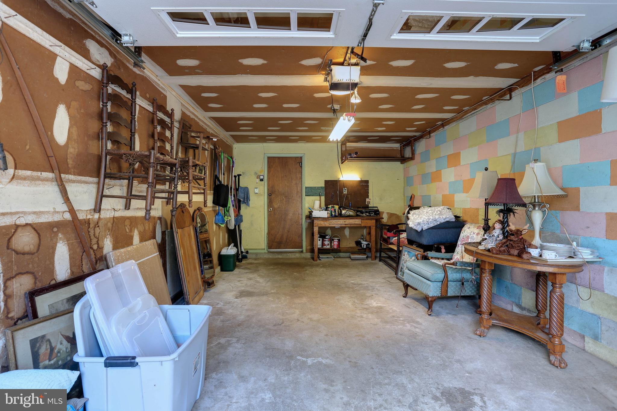 4613 Roundhill Road Ellicott City, MD 21043 - Photo 25 of 39 Garage