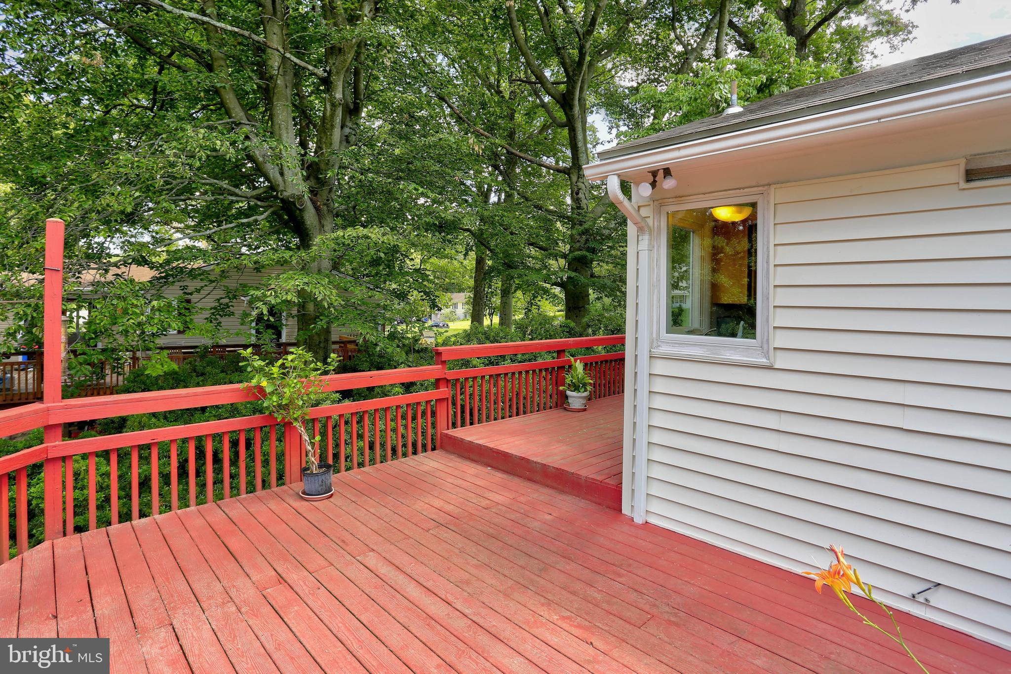 4613 Roundhill Road Ellicott City, MD 21043 - Photo 28 of 39 Deck
