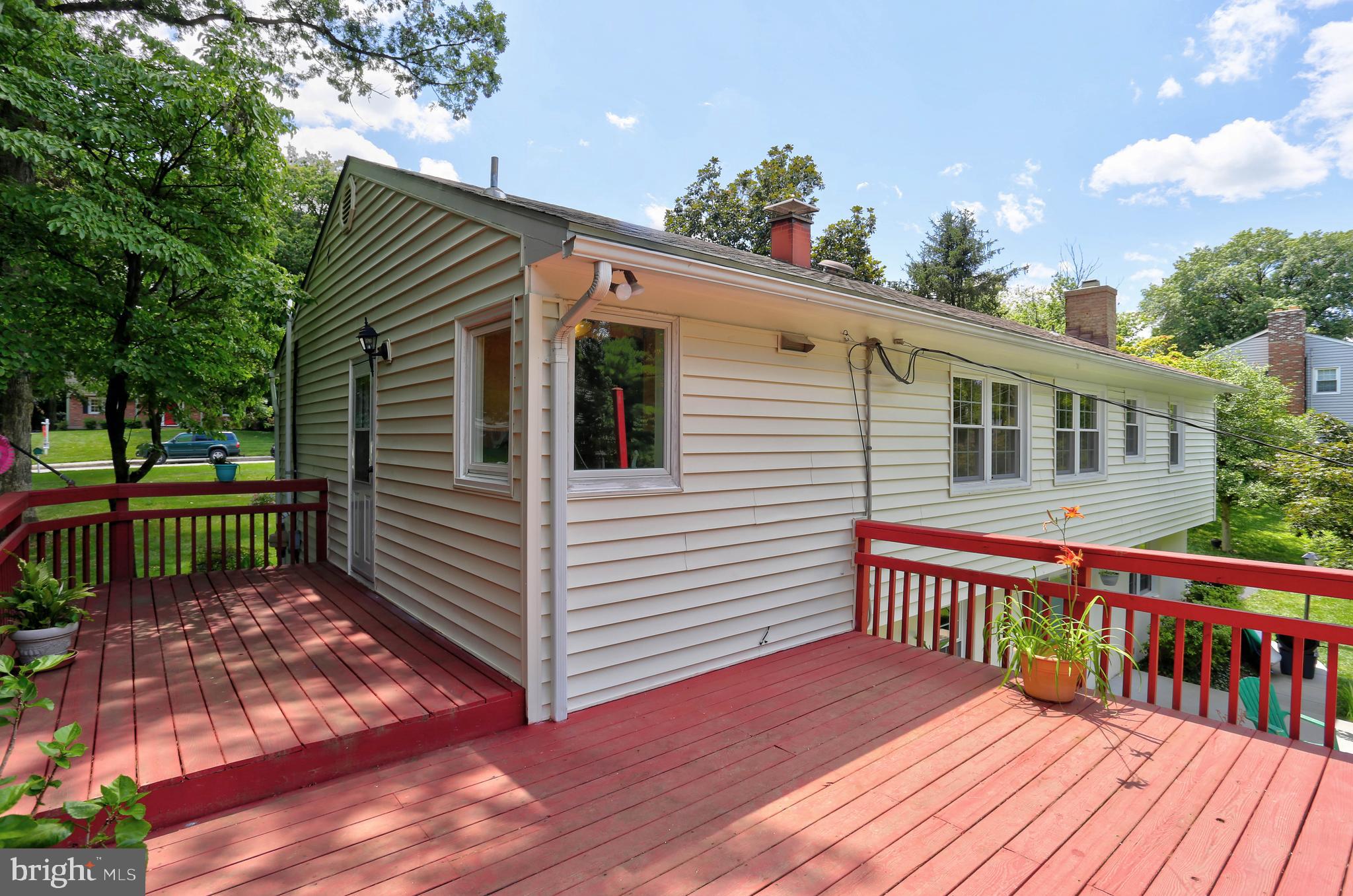 4613 Roundhill Road Ellicott City, MD 21043 - Photo 29 of 39 Deck