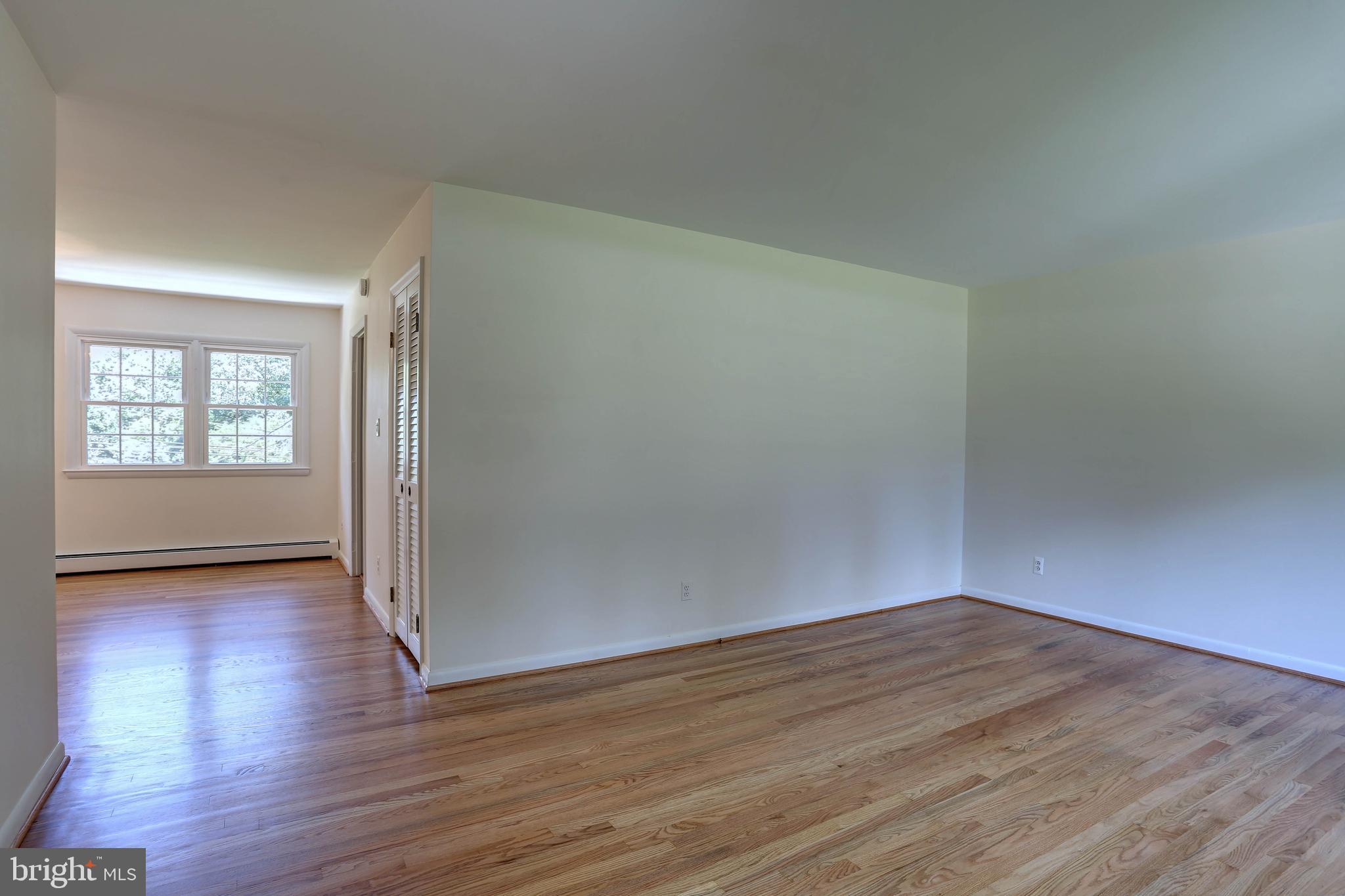 4613 Roundhill Road Ellicott City, MD 21043 - Photo 7 of 39 Living Room