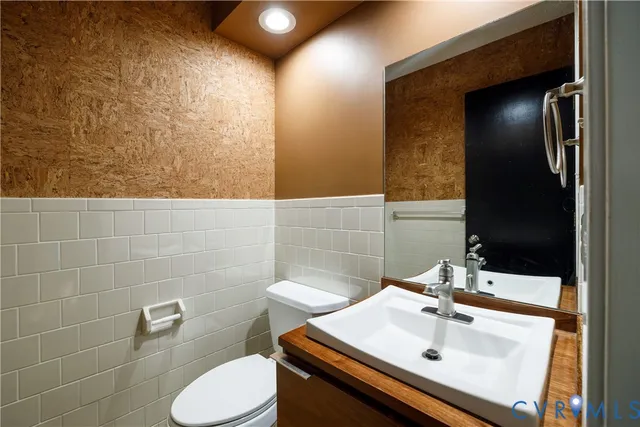 $925,000 | 5 Dilton Court, Henrico, VA 23238