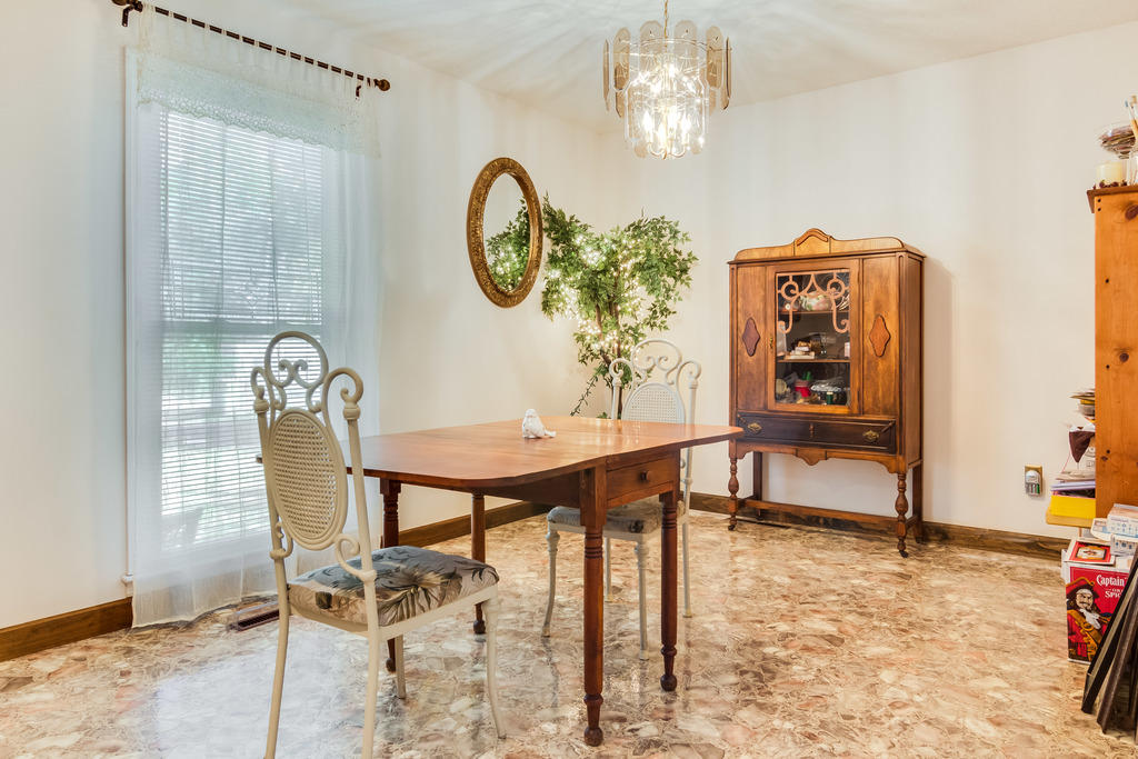 306 State Rd S-15-714 Walterboro, SC 29488 - Photo 8 of 28 8