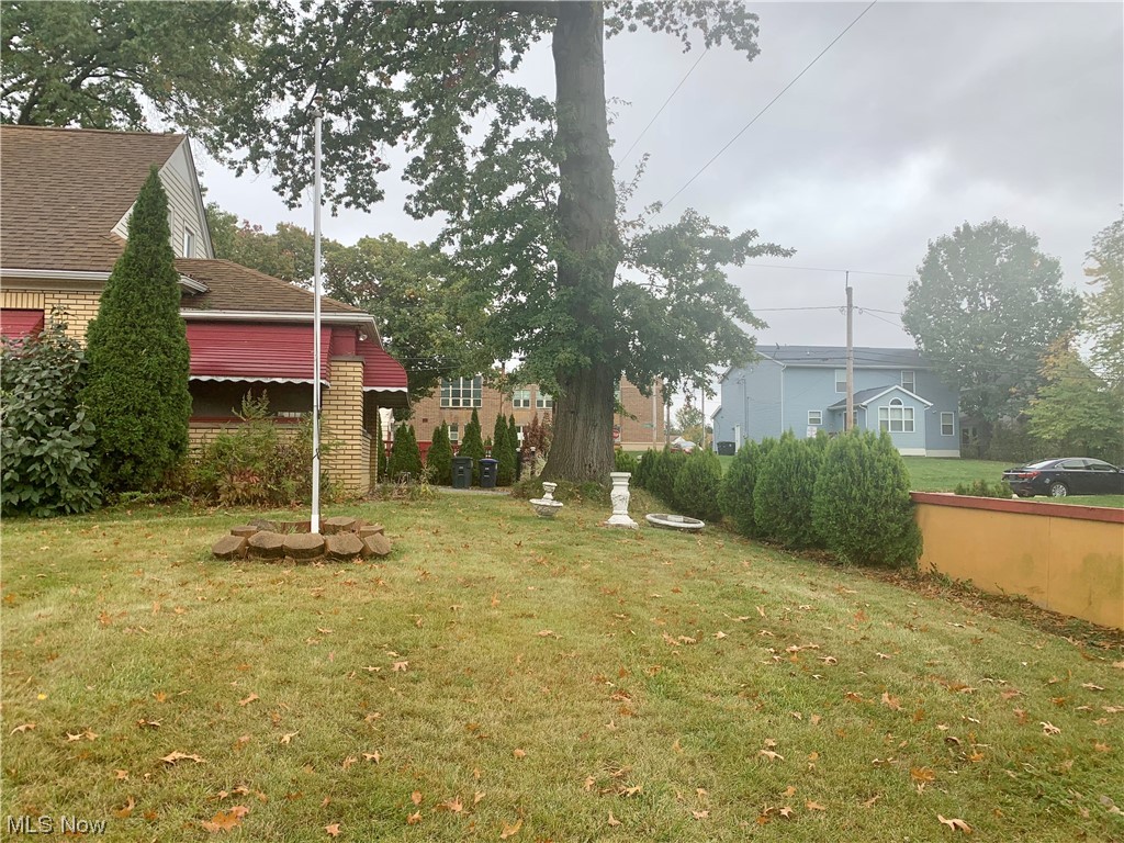 665 Dorchester Road Akron, OH 44320 - Photo 2 of 18 View of yard