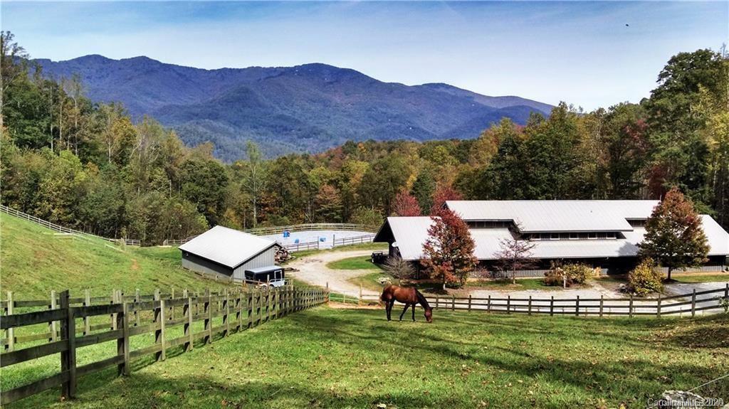 324 Boar Ridge Road, Unit 126 Sylva, NC 28779 - Photo 4 of 7 a view of a patio with a mountain