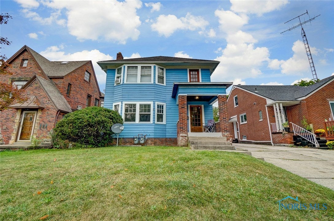2126 Wyndhurst Road Toledo, OH 43607 - Photo 1 of 44 Gallery Image 1