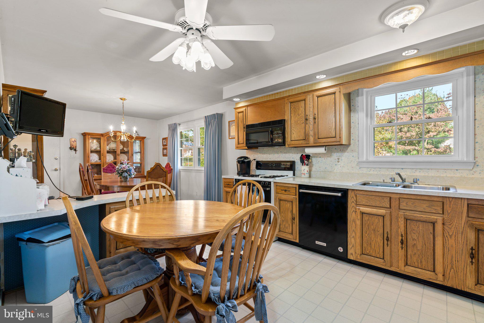 19213 Willow Grove Road Olney, MD 20832 - Photo 17 of 51 Gallery Image 17
