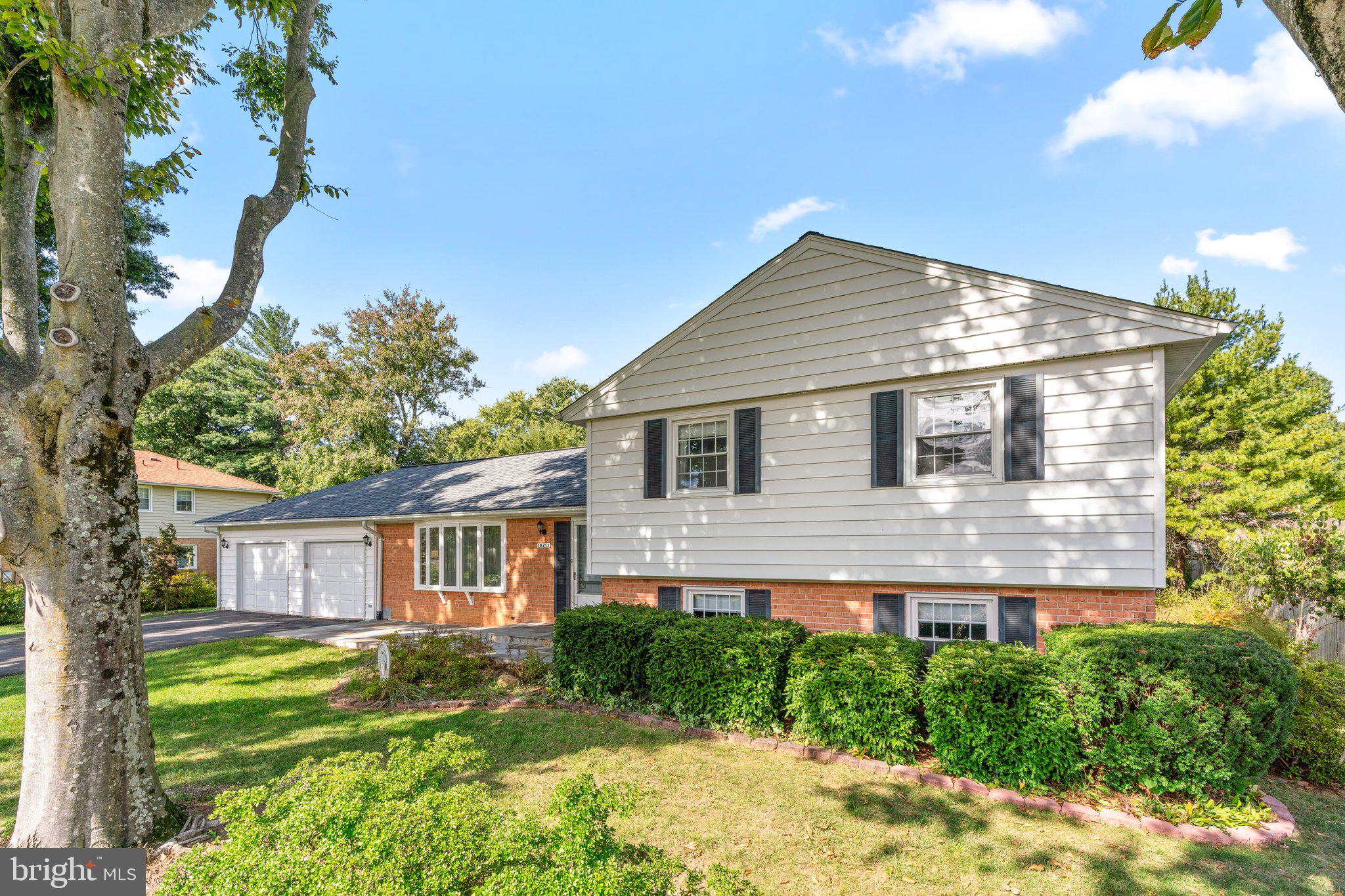19213 Willow Grove Road Olney, MD 20832 - Photo 3 of 51 Gallery Image 3