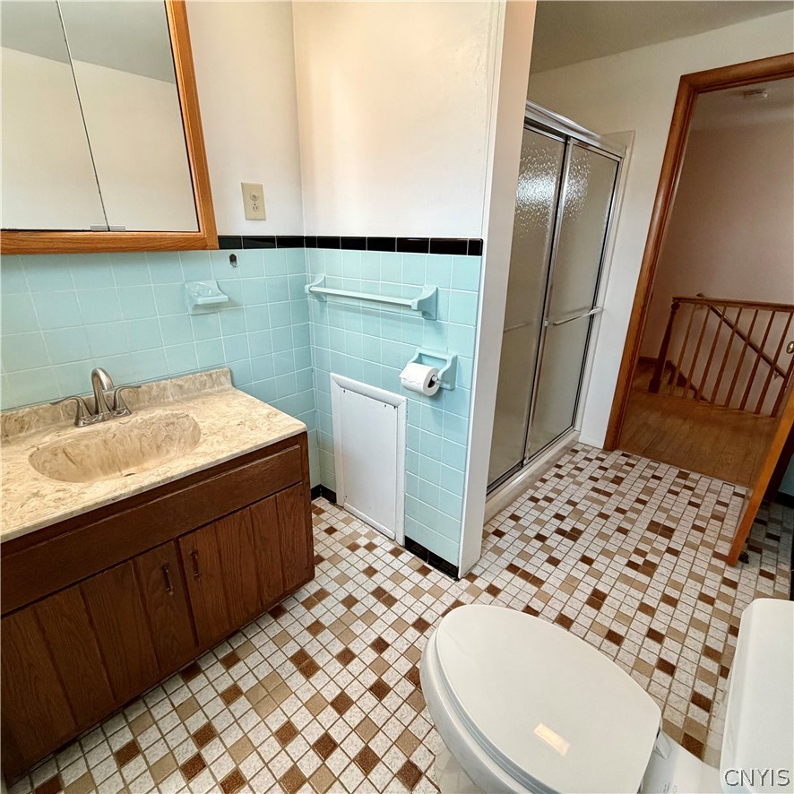 4852 Stop 7 Road Westmoreland, NY 13492 - Photo 36 of 48 Upstairs Bathroom