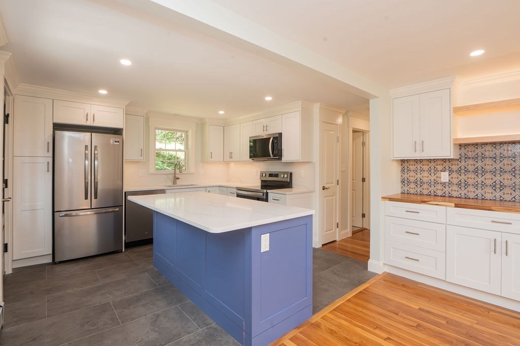 14 Web Road Georgetown, MA 01833 - Photo 3 of 33