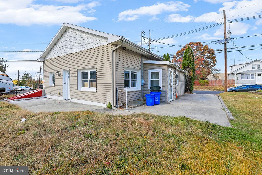 408 West 3rd Avenue Runnemede, NJ 08078 - Photo 25 of 29 a view of a house with entertaining space