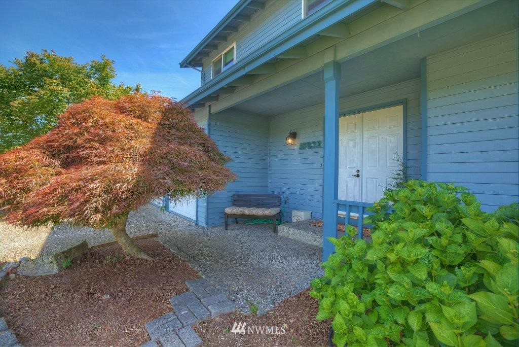 16932 157th Place Southeast Renton, WA 98058 - Photo 2 of 15 Gallery Image 2