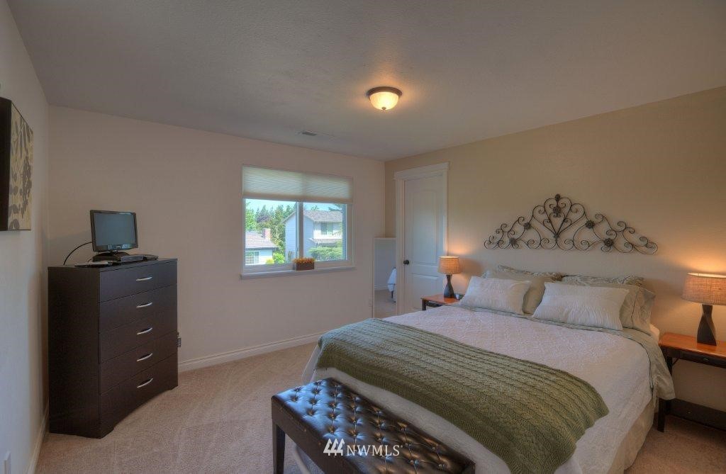 16932 157th Place Southeast Renton, WA 98058 - Photo 13 of 15 Gallery Image 13