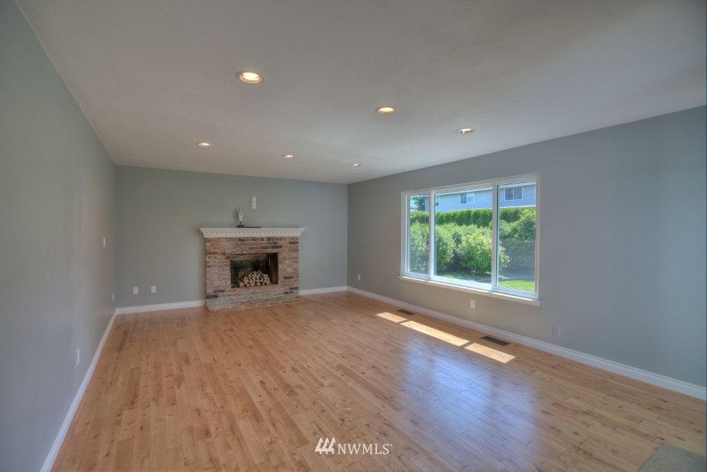 16932 157th Place Southeast Renton, WA 98058 - Photo 7 of 15 Gallery Image 7