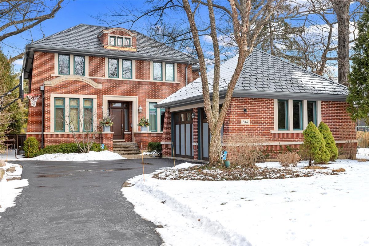 847 Valley Road Glencoe, IL 60022 - Photo 1 of 50