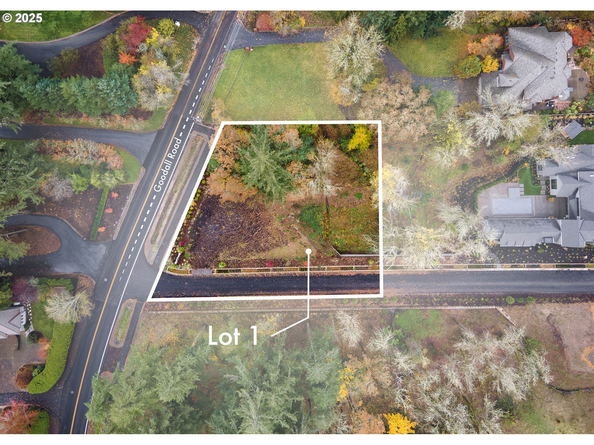 13558 Goodall Road, Unit 1 Lake Oswego, OR 97034 - Photo 2 of 6