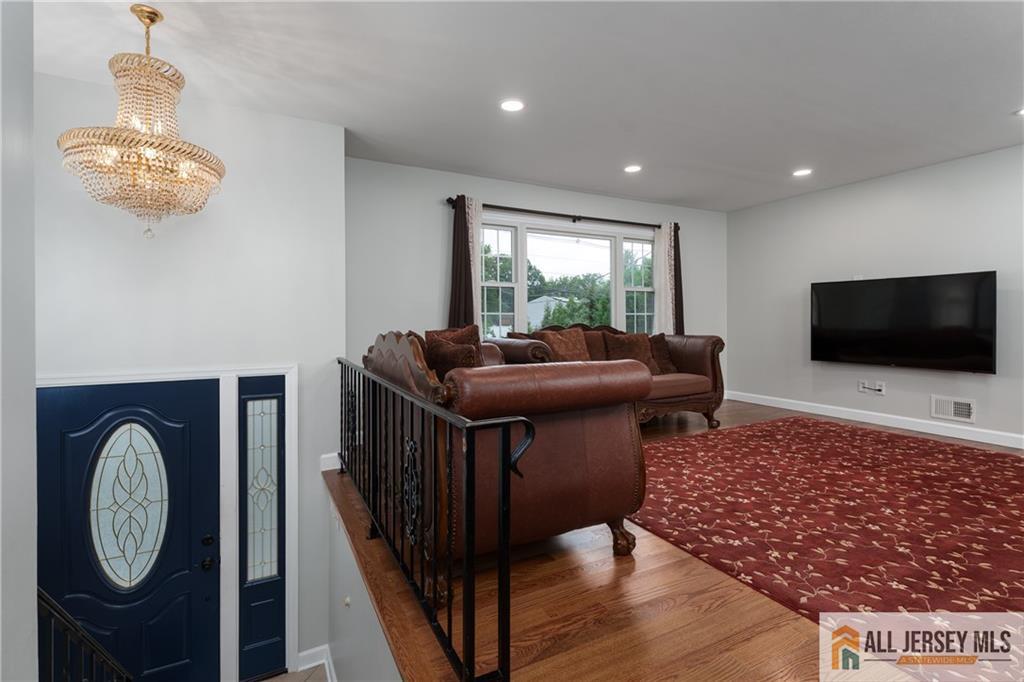 2025 Oak Tree Road Edison, NJ 08820 - Photo 4 of 29