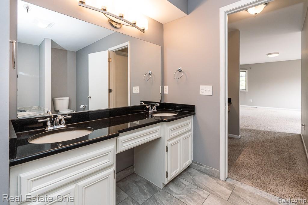 1323 Bembridge Drive Rochester, MI 48307 - Photo 23 of 33 Primary bath with double vanity