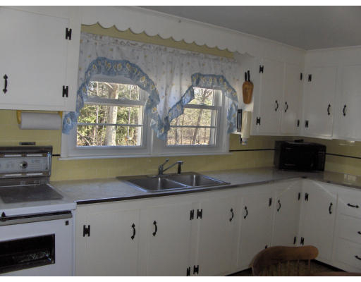 10 Putnam Road Holden, MA 01520 - Photo 5 of 11 Gallery Image 5