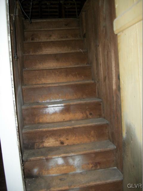 838 Pheasant Run Road Effort, PA 18330 - Photo 18 of 23 a view of entryway