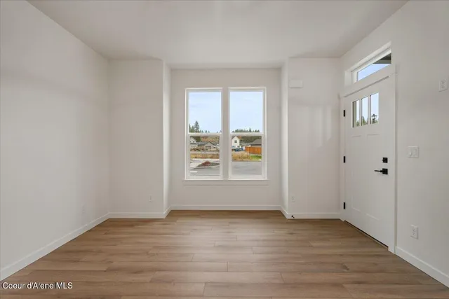 $439,900 | 351 East Grosbeak Avenue, Hayden, ID 83835