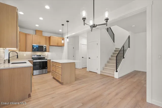 $439,900 | 351 East Grosbeak Avenue, Hayden, ID 83835