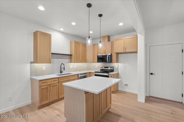 $439,900 | 351 East Grosbeak Avenue, Hayden, ID 83835