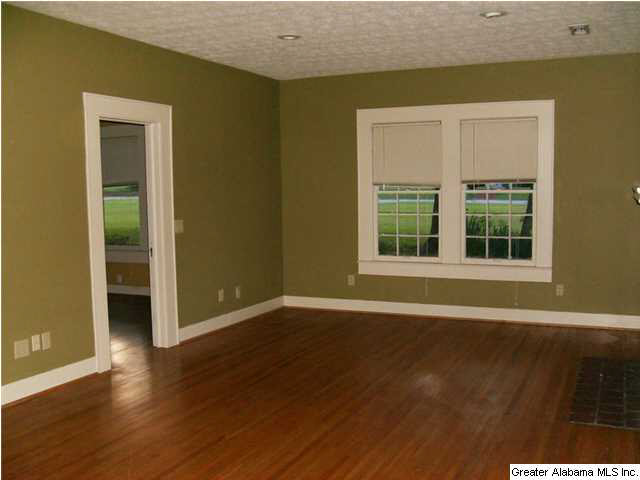 303 5th Street North Clanton, AL 35045 - Photo 3 of 16