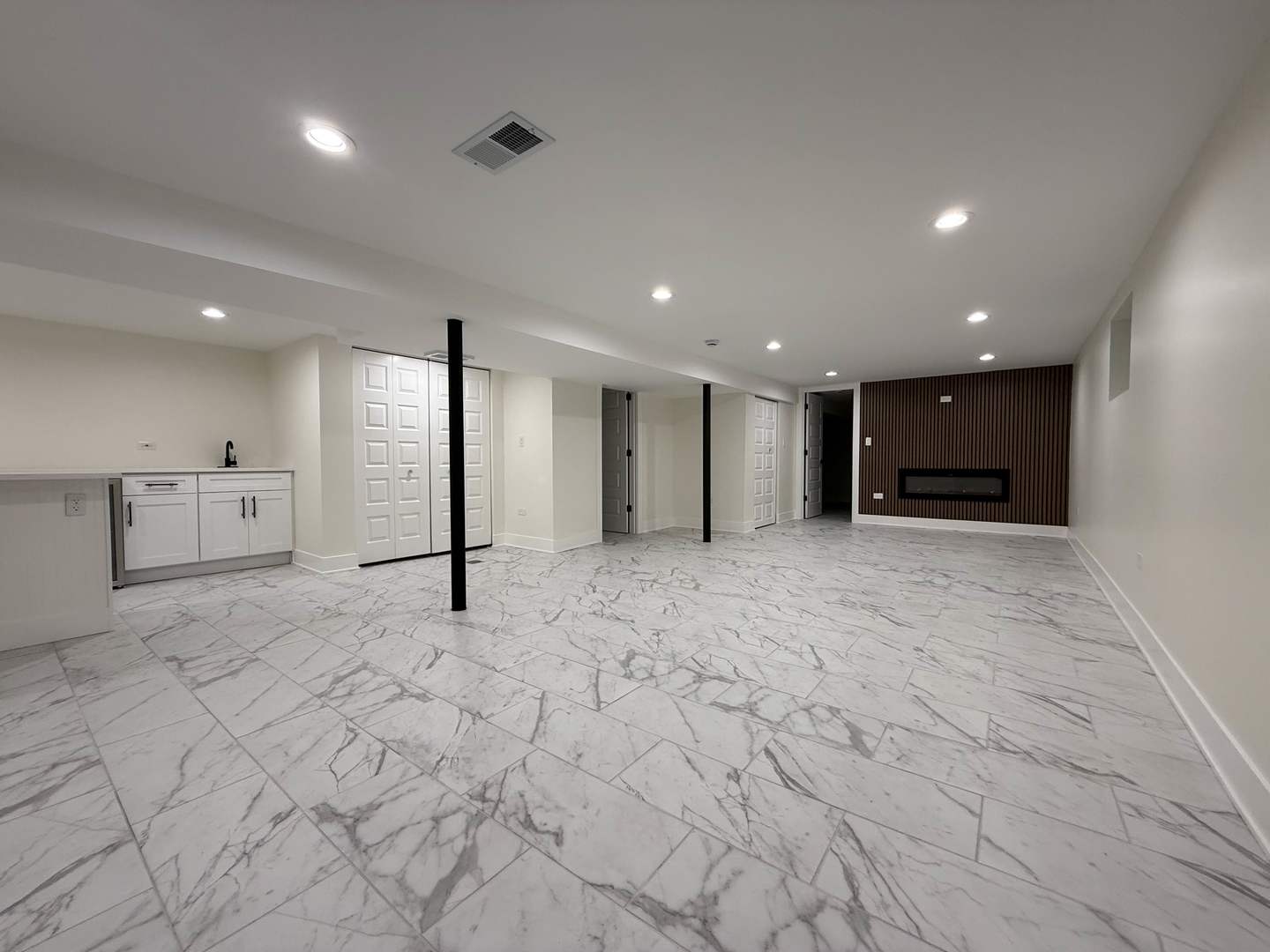 6230 West 63rd Place Chicago, IL 60638 - Photo 13 of 17 a view of an empty room