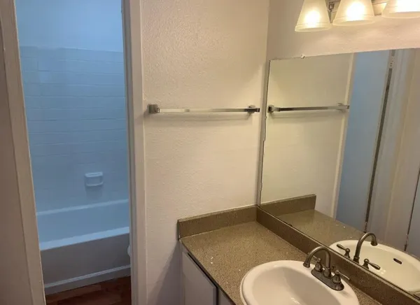 $1,350 | 5625 Antoine Drive, Unit 1404, Houston, TX 77091