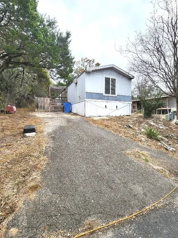 $825 | 7113 Comstock Cove, Unit LEFT A, Lago Vista, TX 78645