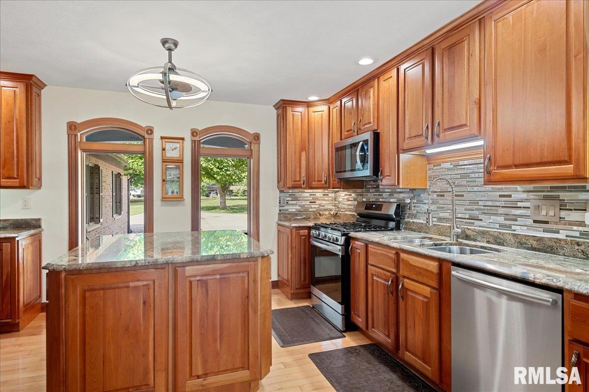 3508 South Roosevelt Road Taylorville, IL 62568 - Photo 11 of 60