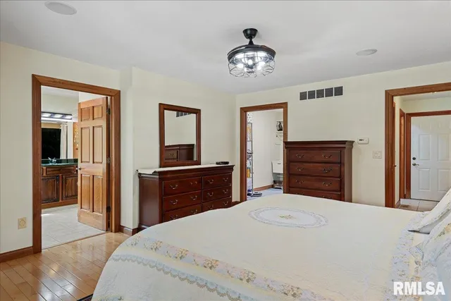 $650,000 | 3508 South Roosevelt Road, Taylorville, IL 62568