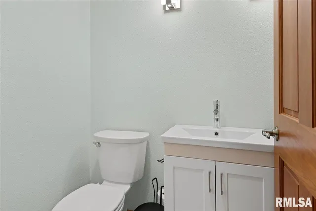 $650,000 | 3508 South Roosevelt Road, Taylorville, IL 62568