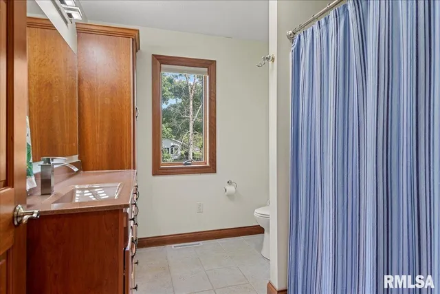 $650,000 | 3508 South Roosevelt Road, Taylorville, IL 62568