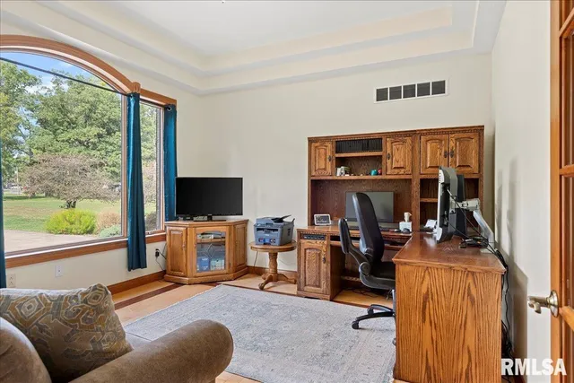 $650,000 | 3508 South Roosevelt Road, Taylorville, IL 62568