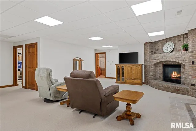 $650,000 | 3508 South Roosevelt Road, Taylorville, IL 62568