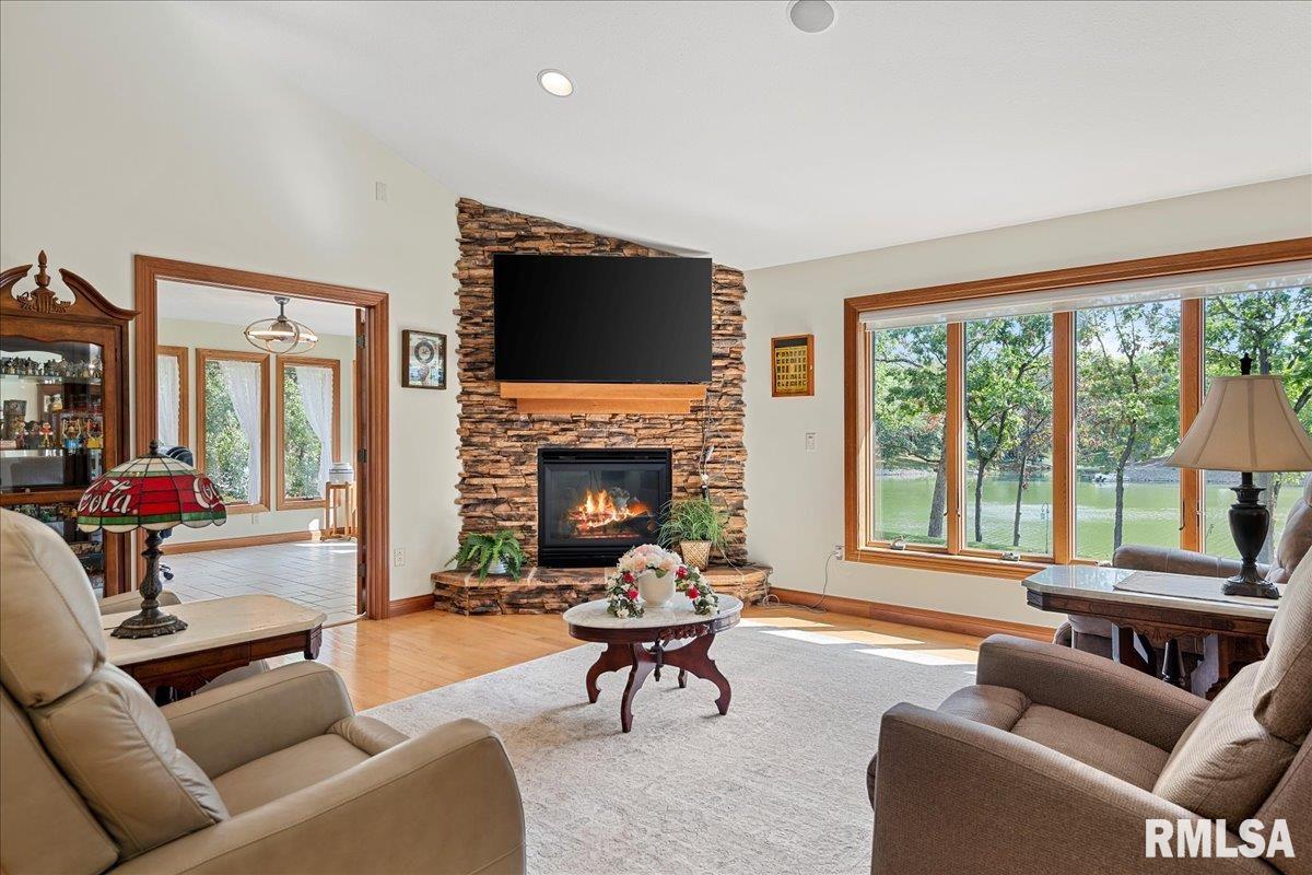 3508 South Roosevelt Road Taylorville, IL 62568 - Photo 5 of 60