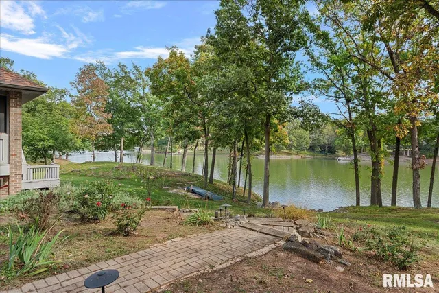 $650,000 | 3508 South Roosevelt Road, Taylorville, IL 62568