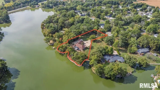 $650,000 | 3508 South Roosevelt Road, Taylorville, IL 62568