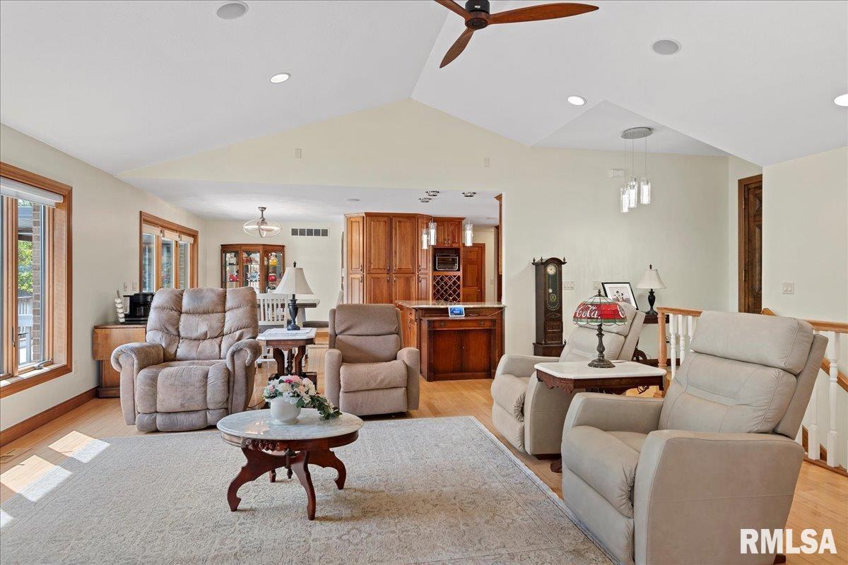 3508 South Roosevelt Road Taylorville, IL 62568 - Photo 7 of 60