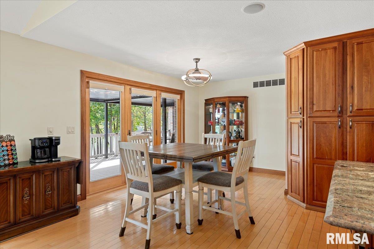 3508 South Roosevelt Road Taylorville, IL 62568 - Photo 8 of 60