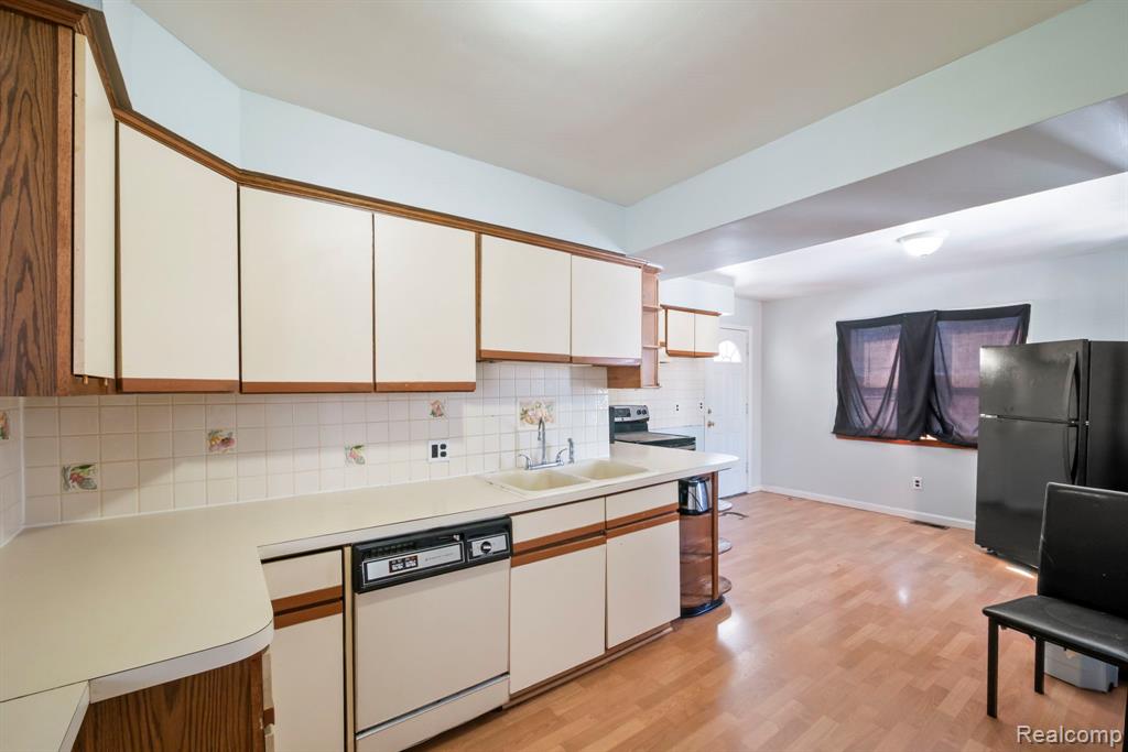 7739 Rosedale Boulevard Allen Park, MI 48101 - Photo 10 of 28