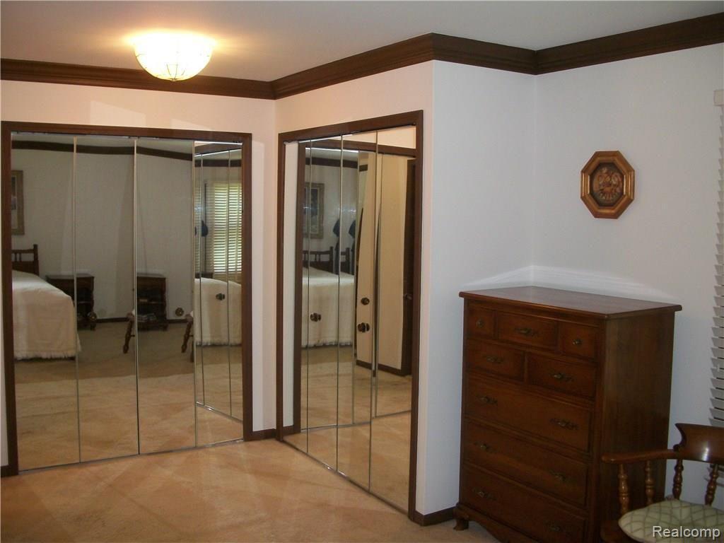 344 Lake Forest Road Rochester Hills, MI 48309 - Photo 8 of 12