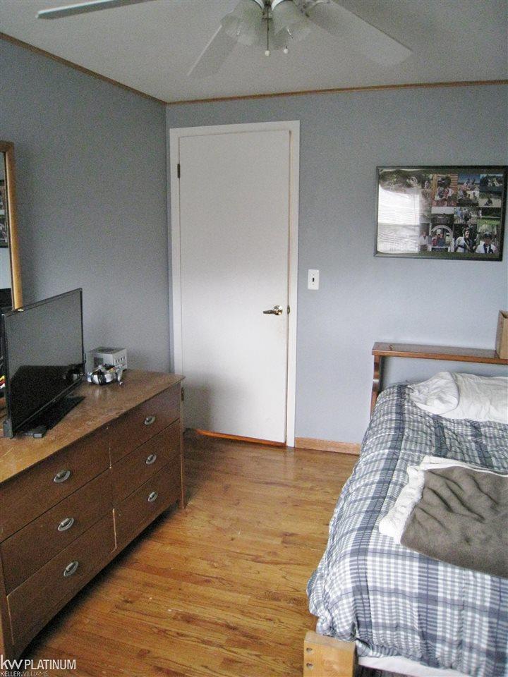 34623 Devonshire Road New Baltimore, MI 48047 - Photo 28 of 35 50001161-27.JPG