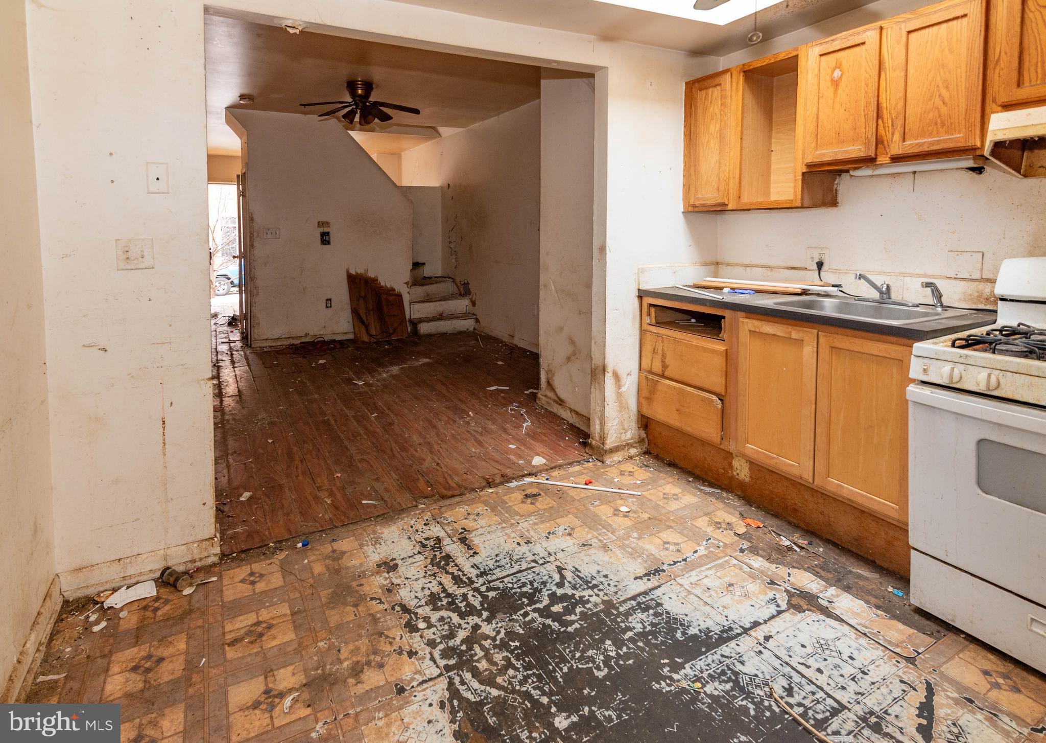 1627 South Hanover Street Baltimore, MD 21230 - Photo 7 of 32