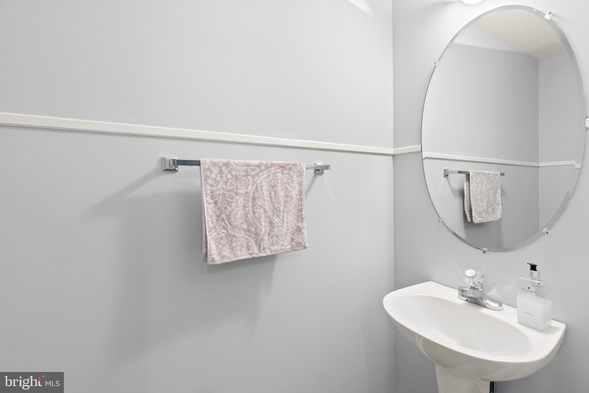 616 Shipley Road Linthicum Heights, MD 21090 - Photo 4 of 40 Main level 1/2 bath