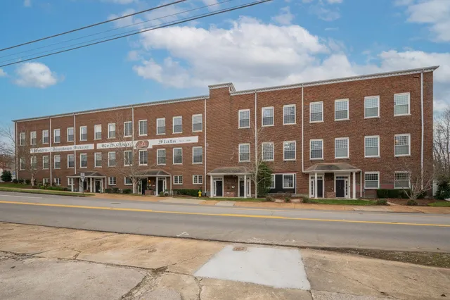 $699,900 | 202 West College Street, Unit 4, Dickson, TN 37055