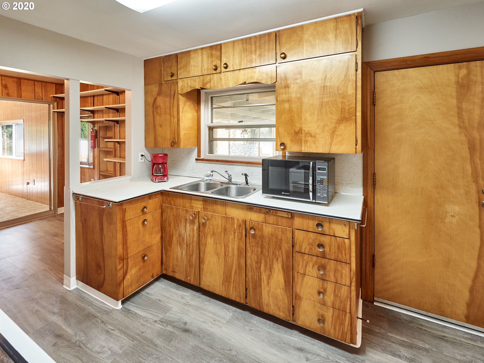 5605 Southeast Rural Street Portland, OR 97206 - Photo 8 of 32 Gallery Image 8